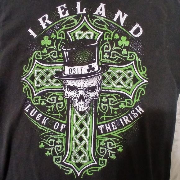 St Patrick Day Luck of the Irish T-Shirt Size L Skull Cross Crewneck Ireland - Picture 4 of 7